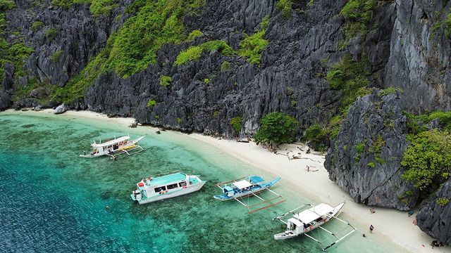El Nido Island Hopping Tour A - El Nido, Palawan Tour Photo 4